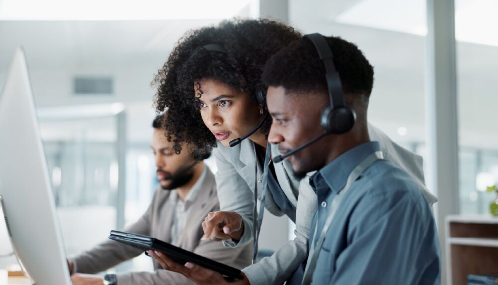Customer support services for mobile wallets and payment apps
